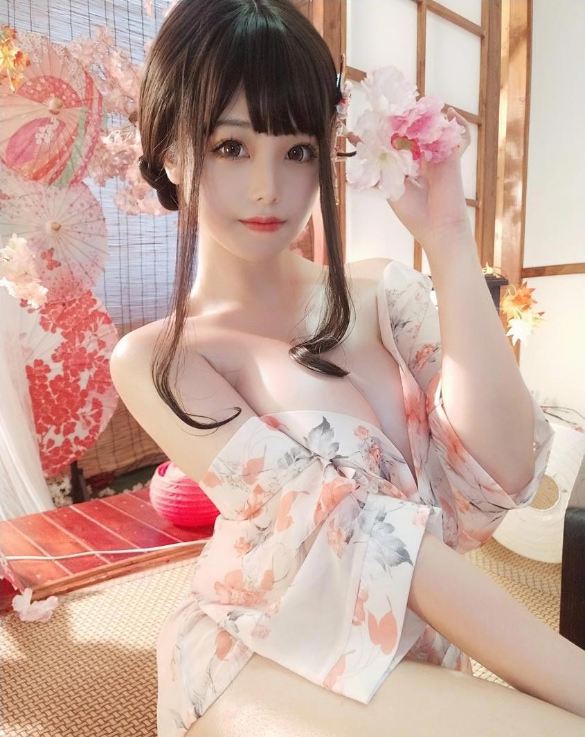 蜜汁猫裘 浴娘