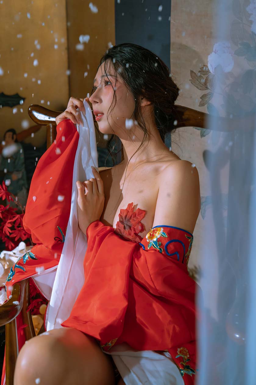 云溪溪-奶桃 优伶