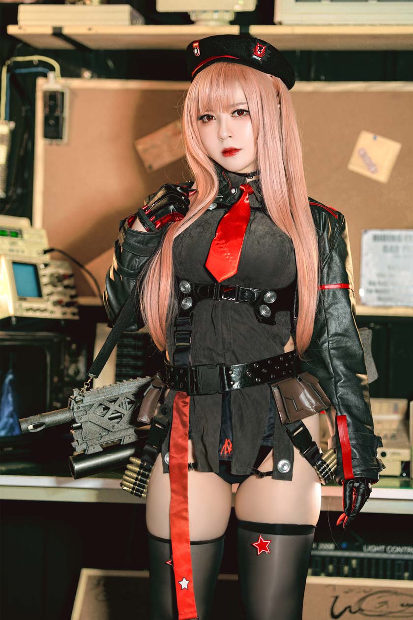 半半子-NIKKE ラピ