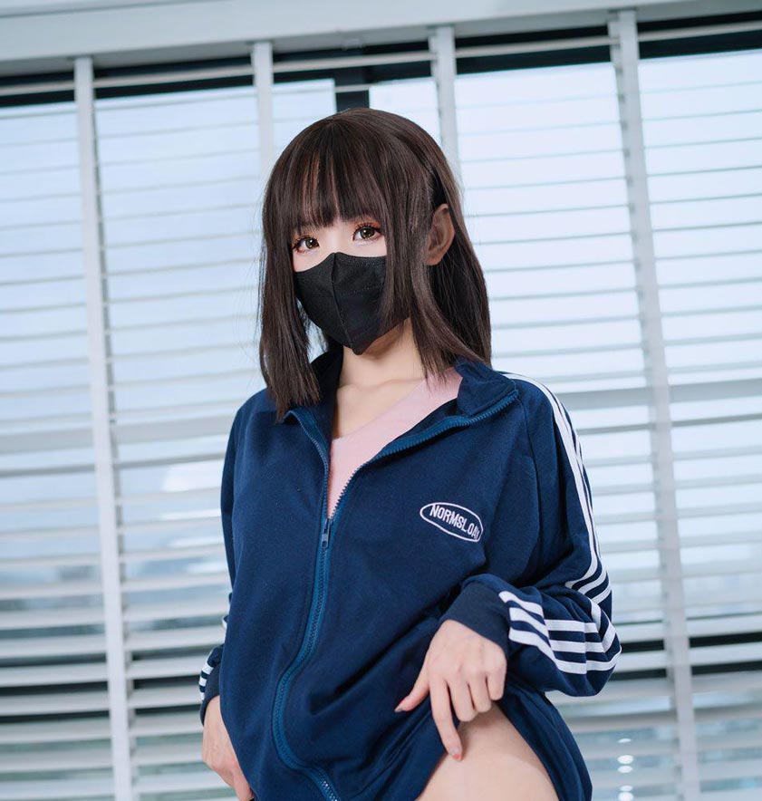 miko酱ww 草莓圣代