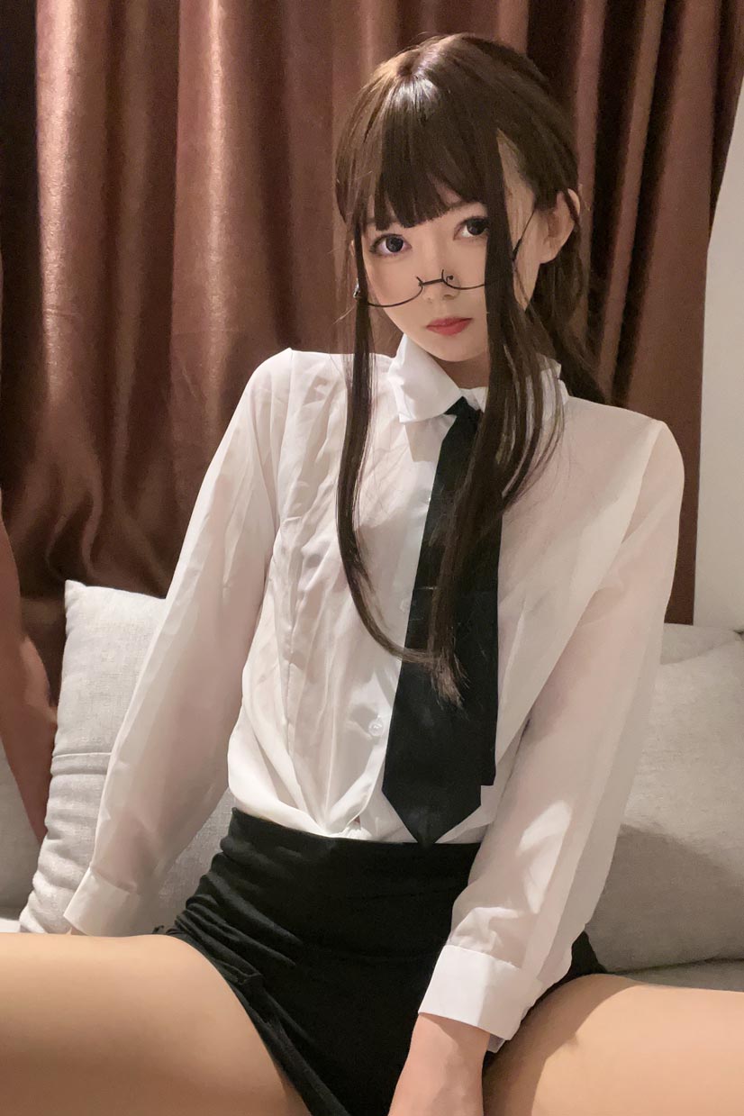 51酱-眼镜娘