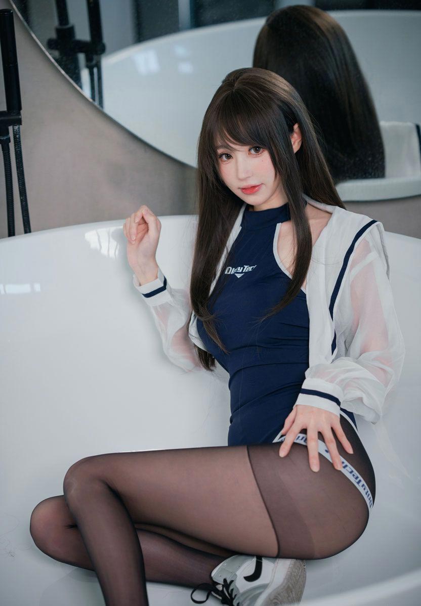 西园寺南歌 竞泳史莱姆