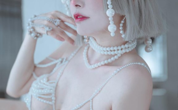 秋和柯基 珍珠夫人